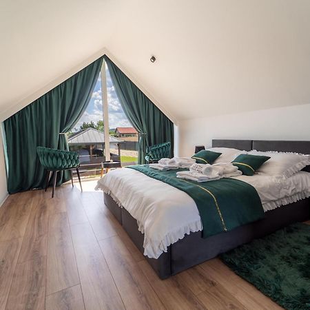 Village Resort Sauna & Jacuzzi & Netflix Tworkowa Esterno foto