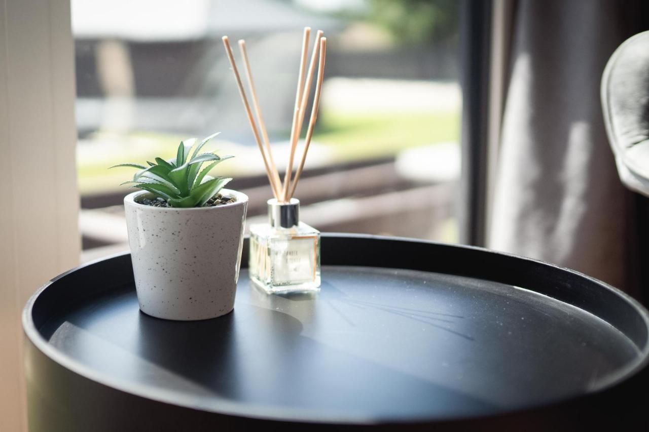 Village Resort Sauna & Jacuzzi & Netflix Tworkowa Esterno foto