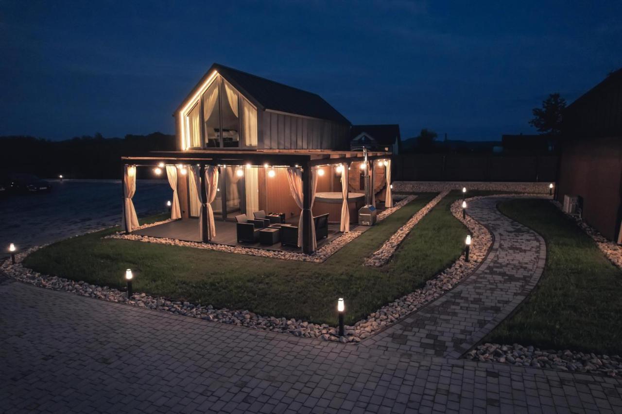 Village Resort Sauna & Jacuzzi & Netflix Tworkowa Esterno foto