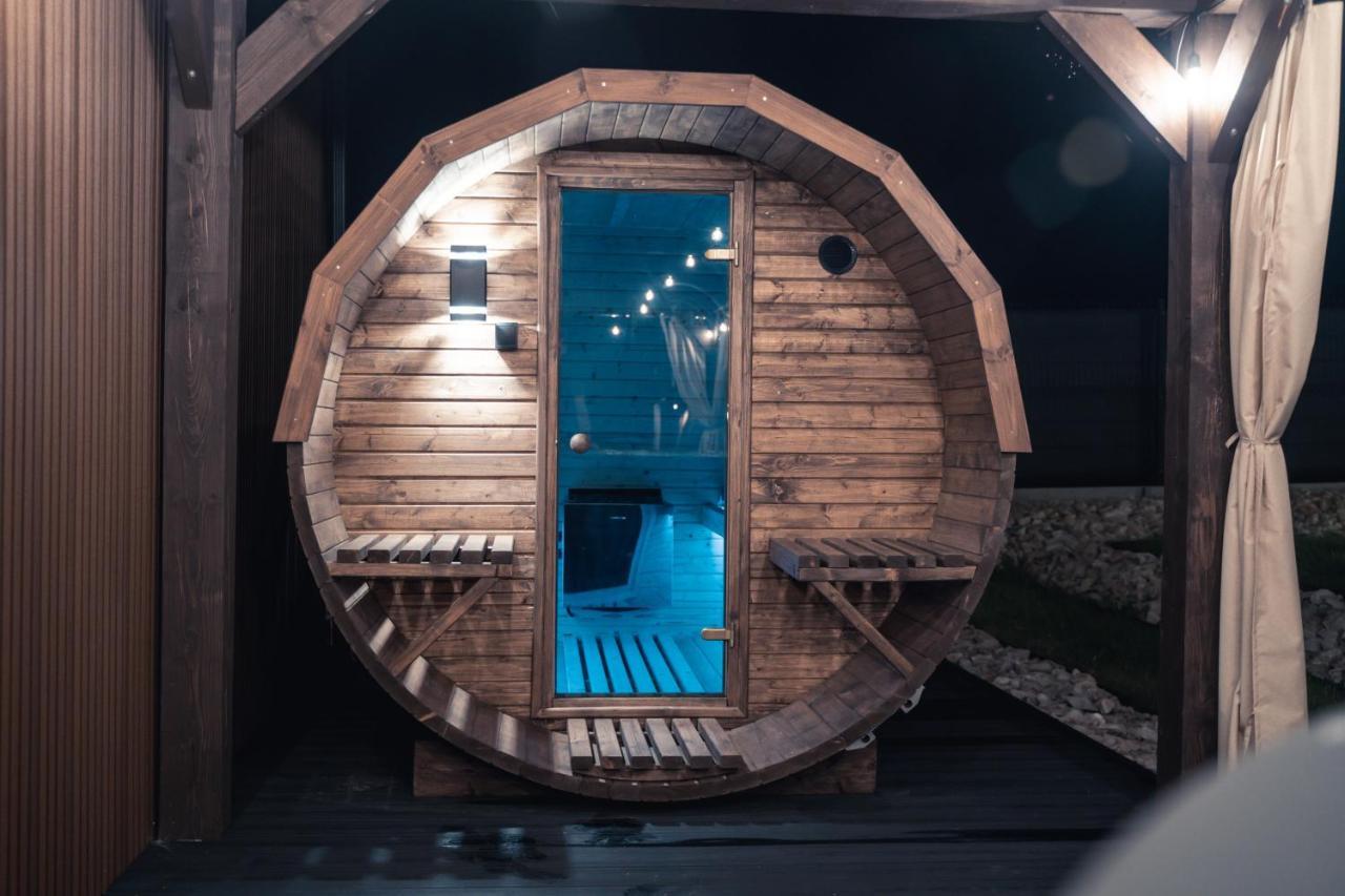 Village Resort Sauna & Jacuzzi & Netflix Tworkowa Esterno foto