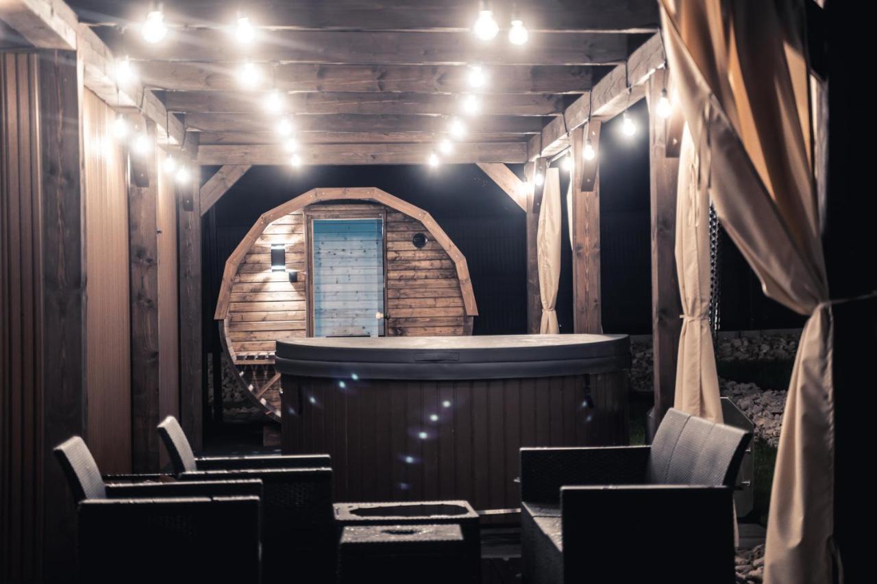 Village Resort Sauna & Jacuzzi & Netflix Tworkowa Esterno foto