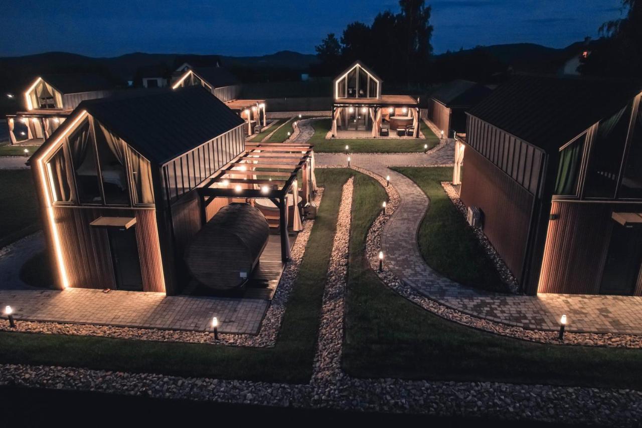 Village Resort Sauna & Jacuzzi & Netflix Tworkowa Esterno foto