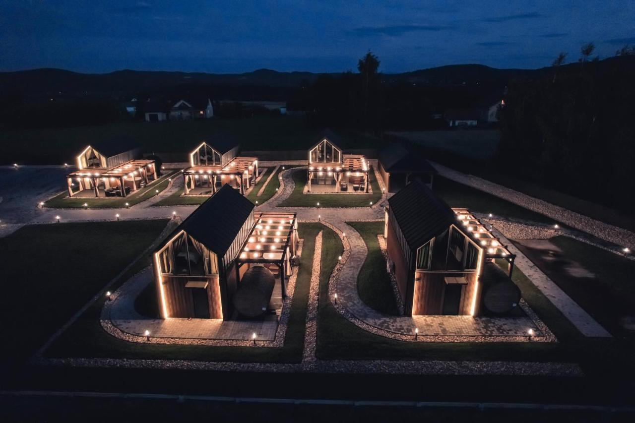 Village Resort Sauna & Jacuzzi & Netflix Tworkowa Esterno foto
