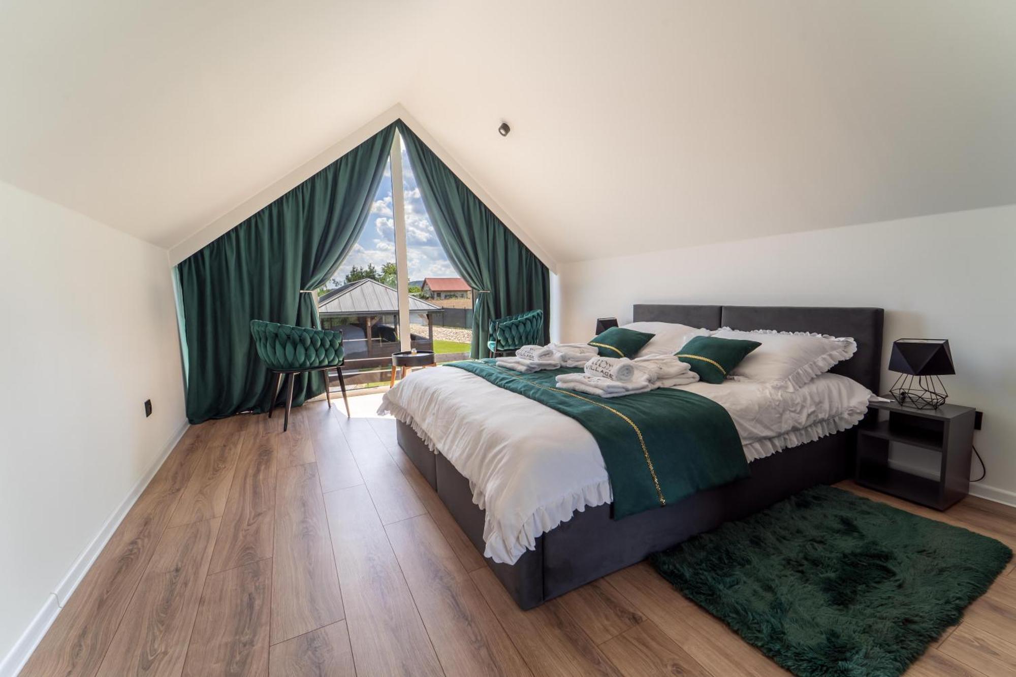 Village Resort Sauna & Jacuzzi & Netflix Tworkowa Esterno foto