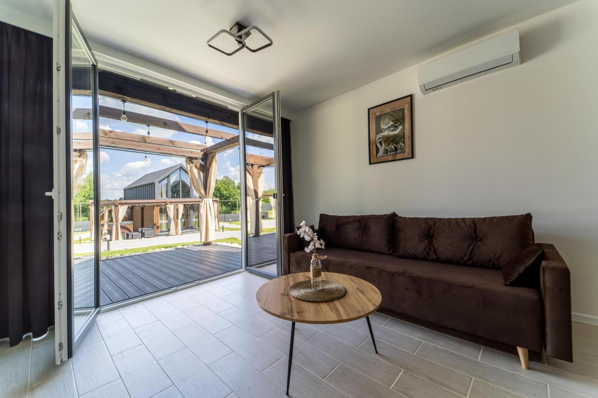 Village Resort Sauna & Jacuzzi & Netflix Tworkowa Esterno foto